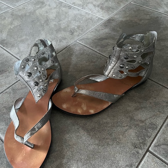 Greek Godess style sandals, super cute and perfect for summer! - Picture 2 of 5